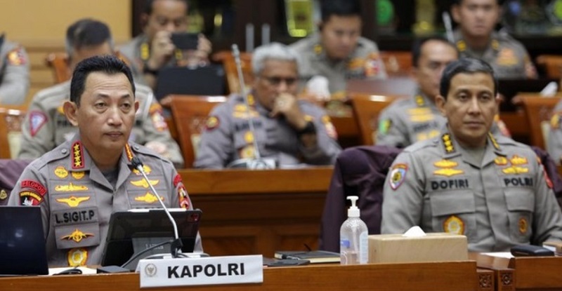 Kapolri Jenderal Listyo Sigit Prabowo saat rapat dengan Komisi III DPR di gedung DPR RI, Jakarta, Rabu (12/4). (Foto: Humas Polri)