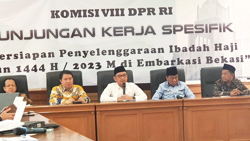 Komisi VIII DPR RI meninjau kesiapan asrama haji Bekasi melayani jemaah. (Dok. Kemenag)