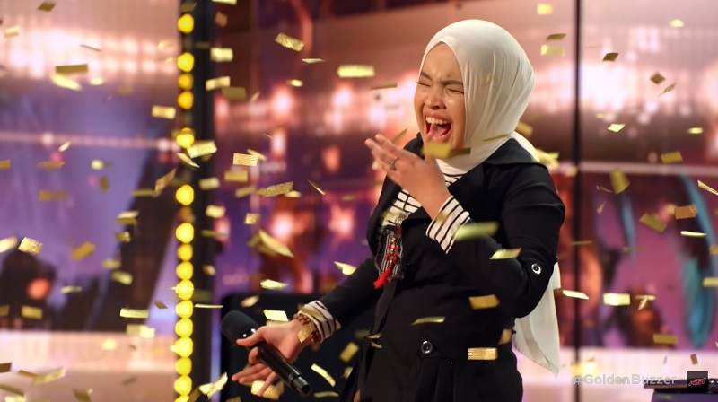 Putri Ariani, penyanyi remaja asal Jogja yang langsung mendapat Golden Buzzer dari Simon Cowell di audisi America's Got Talent-YouTube America's Got Talent -