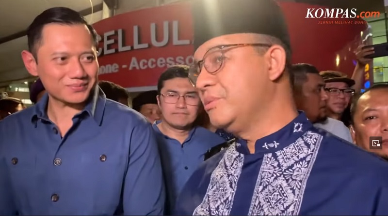 Bakal calon Presiden Anies Baswedan disambut simpatisan dan Ketum Partai Demokrat Agus Harimurti Yudhoyono usai menjalankan ibadah haji. (Tangkapan Layar)
