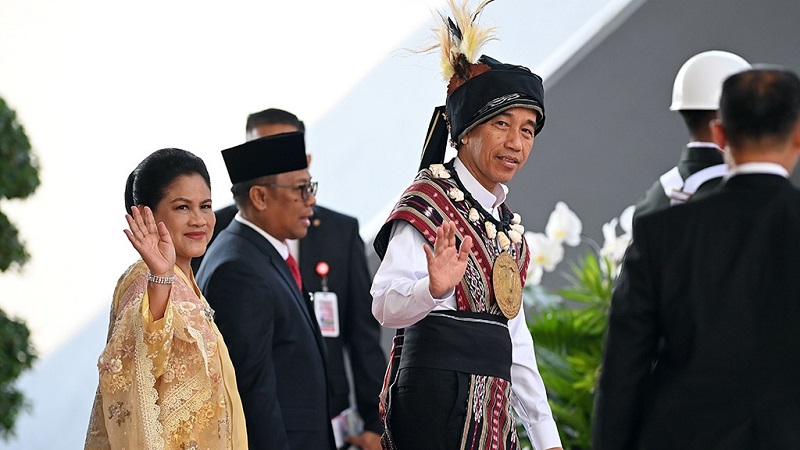 Presiden Joko Widodo  menggunakan busana Adat Tanimbar di Sidang Tahunan MPR, DPR dan DPD RI. (Foto: Repro)