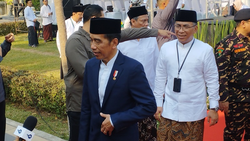 Presiden Joko Widodo di Peringatan Hari Santri 2023 di Tugu Pahlawan, Surabaya, Minggu, 22 Oktober 2023. (Foto: Disway)