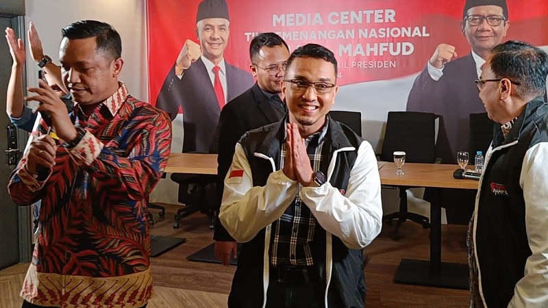 Jurubicara TPN Ganjar Pranowo dan Mahfud MD, Aiman Witjaksono memenuhi panggilan penyidik dari Polda Metro Jaya. (Foto: Net)