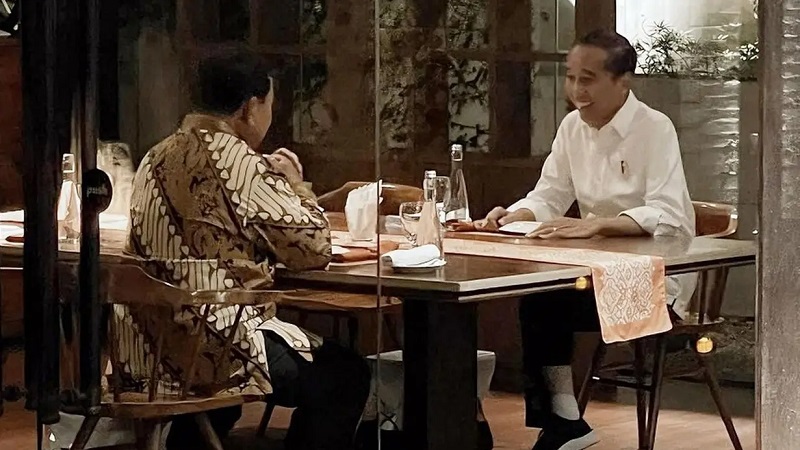Makan malam Capres nomor urut dua Prabowo Subianto dengan Presiden Joko WIdodo. (Foto: Repro)