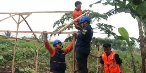 Relawan Muhammadiyah yang tergabung dalam MDMC didukung Lazismu mendirikan hunian darurat korban terdampak gempa Cianjur/dok