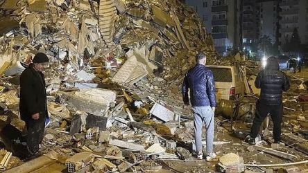 Gempa yang mengguncang Turki dan Suriah menewaskan puluhan ribu orang/Net
