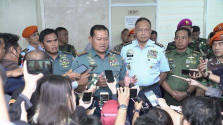 Panglima TNI Laksamana Yudo Margono saat menjawab pertanyaan wartawan/Net