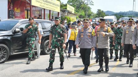 Kapolri Jenderal Listyo Sigit Prabowo dan Panglima TNI Panglima TNI Laksamana Yudo Margono. (Dok NTMC Polri)