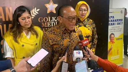 Ketua Dewan Pembila Partai Golkar Aburizal Bakrie saat memberikan  keterangan kepada wartawan di Kantor DPP Partai Golkar, Slipi, Jakarta Barat. (Foto:Repro)