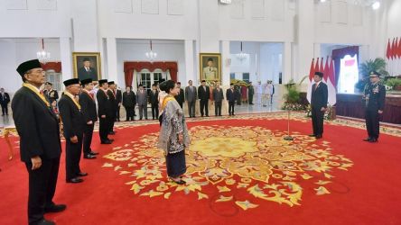 Upacara Penganugerahan Tanda Kehormatan Republik Indonesia, di Istana Negara, Jakarta, Seni (15/8/2023). (Foto: Humas Setkab/Agung)