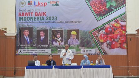 Diskusi publik bertema Industri Kelapa Sawit untuk Kesejahteraan masyarakat di Wisma Syahida Inn. (Foto: Repro)