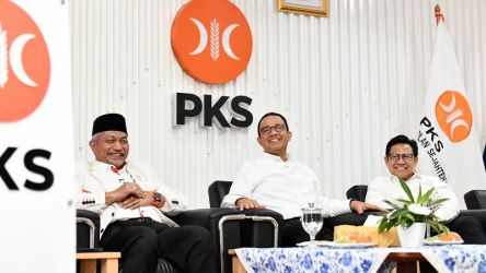 Bacapres Anies Baswedan diapit Presinden PKS Ahmad Syaikhu dan Bacawapres Muhaimin Iskandar. (Foto: DPP PKS)