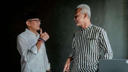 Bacawapres PDIP Ganjar Pranowo bersama Ketua Bapillu PPP Sandiaga Uno di Podcast Kaesang. (Foto: Net)