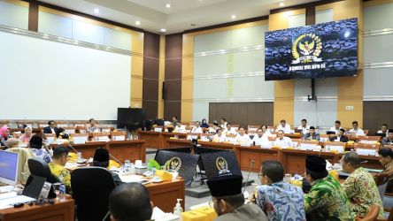 Rapat kerja Kemenag dengan Komisi VIII DPR RI di Senayan, Jakarta Pusat, Senin, 13 November 2023. (Foto: Dok Kemenag)