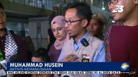 Aktivis kemanusian di Gaza Palestina, M Husein dan keluarga tiba di Indonesia. (Foto: Tangkapan Layar Metro TV)
