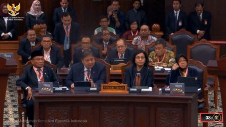 Empat menteri Kabinet Indonesia Maju berikan keterangan di Sidang PHPU sengketa Pilpres di MK. (Foto: YouTube MK)
